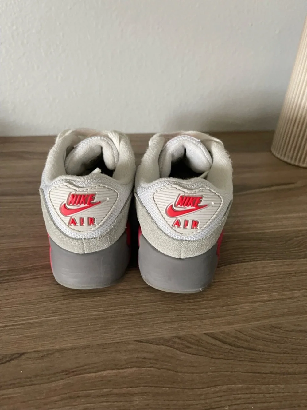 🎀Nike Kids White & Gray Sneakers with Red Logo Accent - Picture 3 of 5
